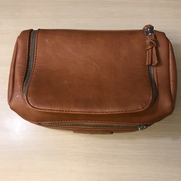 ❗️Men’s Authentic Leather Nautica Toiletry Tote❗️ - Picture 2 of 6